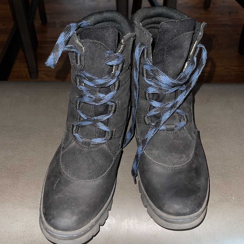 Keen Hightop Waterproof Hiking Boots - Picture 3 of 5